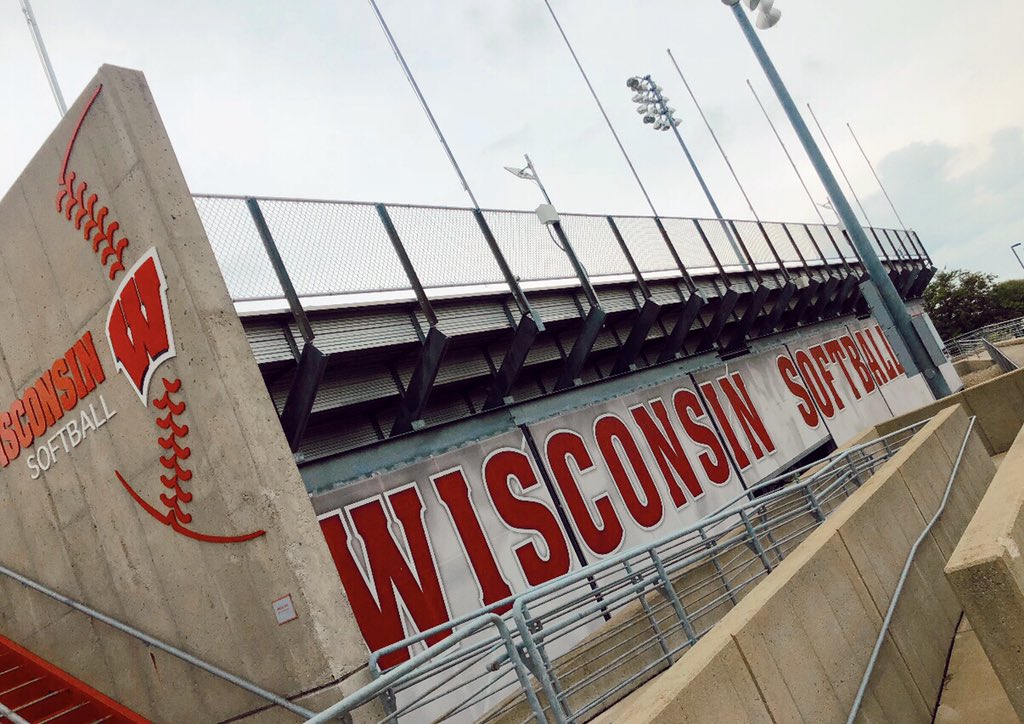 ❤️🦡🥎 @YvetteHealy <a href="/Coach_Veee/">Kirsten Verdun</a> <a href="/dzym6/">Danielle Zymkowitz</a> <a href="/SandburgSftball/">Sandburg Softball</a> <a href="/SandburgHS/">Carl Sandburg H.S.</a>