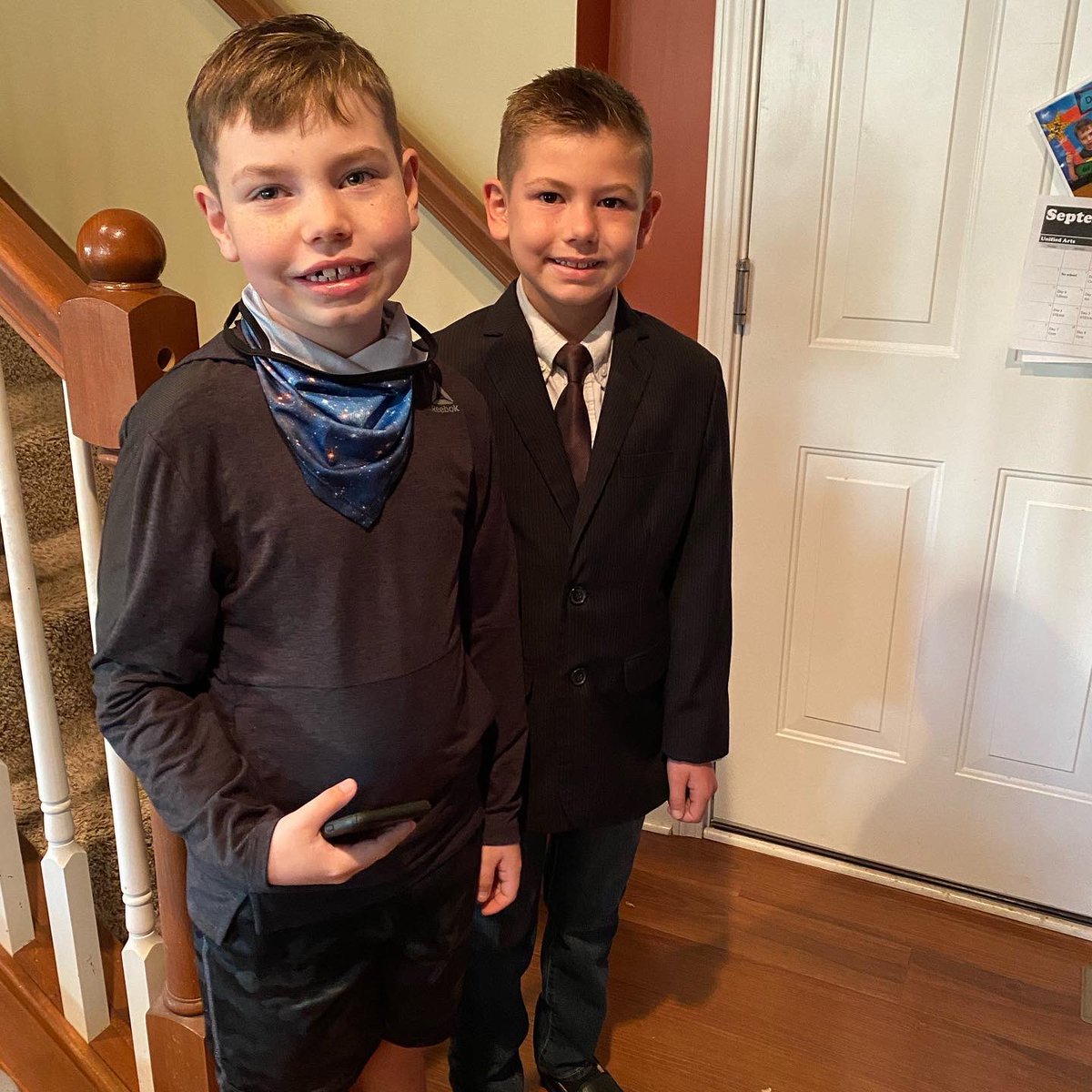UnfilterednLoud's tweet photo. Picture Day for my boys... who couldn’t be more different if they tried! #LoveMySpaz #LoveMyHusk #HoyBoys #RaisedByTheSamePeople #SoDifferent #MontourProud https://t.co/3oz6J4vyNd