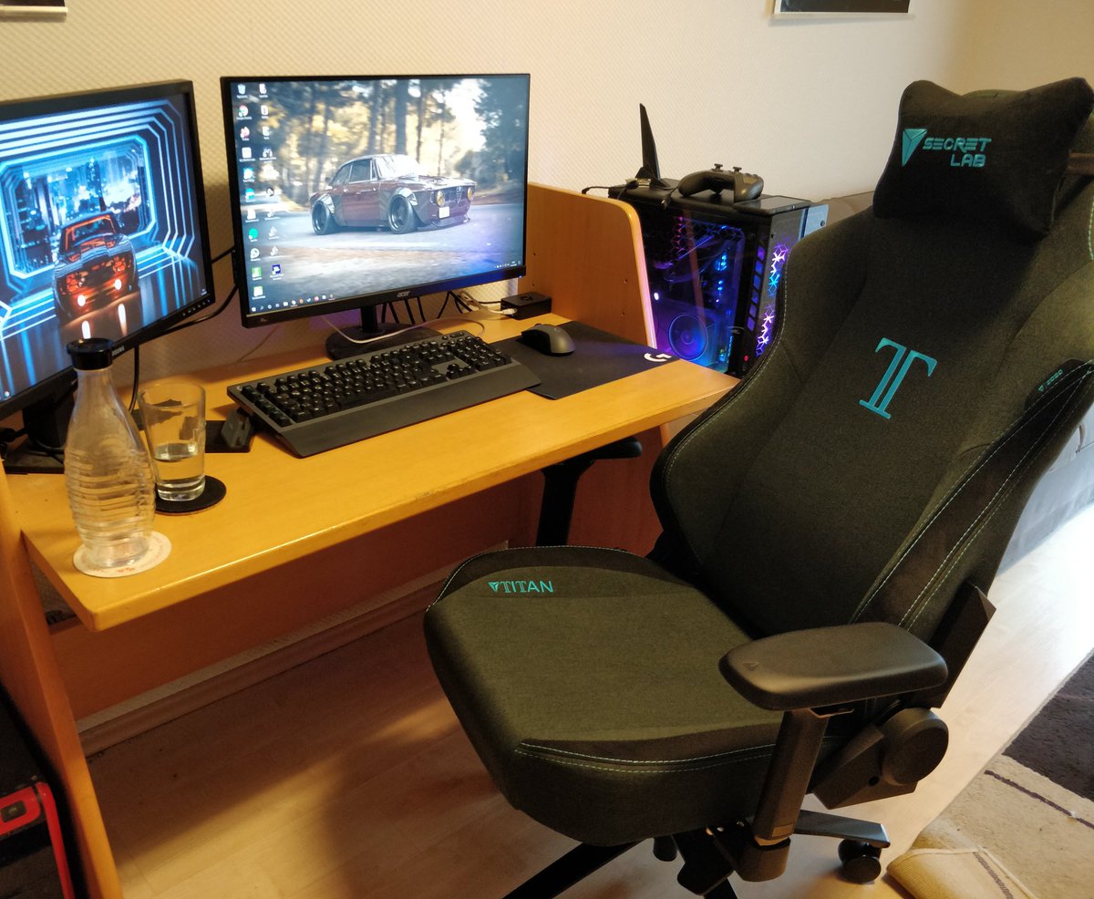 Mr_JamesJohnson's tweet photo. Endlich ist der neue Stuhl da! 😍😁 #secretlab @secretlabchairs https://t.co/YysU0rf0vy