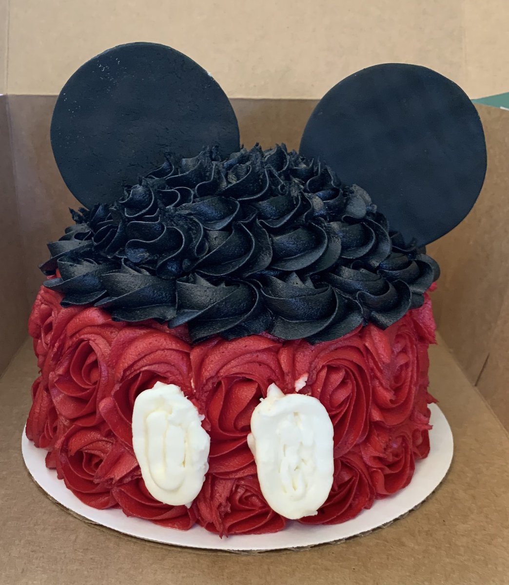 klinemomof5's tweet photo. Mickey Mouse 1st Birthday
1/2 sheet cake, smash cake, & cookies
#BBbakery https://t.co/otfHaxxL7u