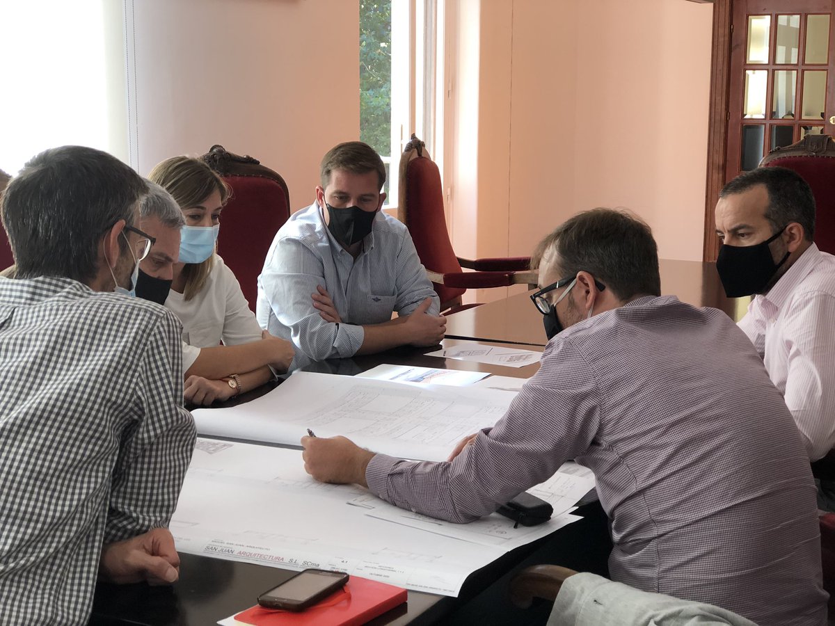 🏫 Seguim avançant en la consecució del nou col·legi d'Educació Especial Pla de la Mesquita. 

Hui s'ha presentat a l'Ajuntament de #Xàtiva l'avantprojecte del centre, i si tot segueix els passos previstos, a finals d'aquest any 2020 tindrem el projecte aprovat.