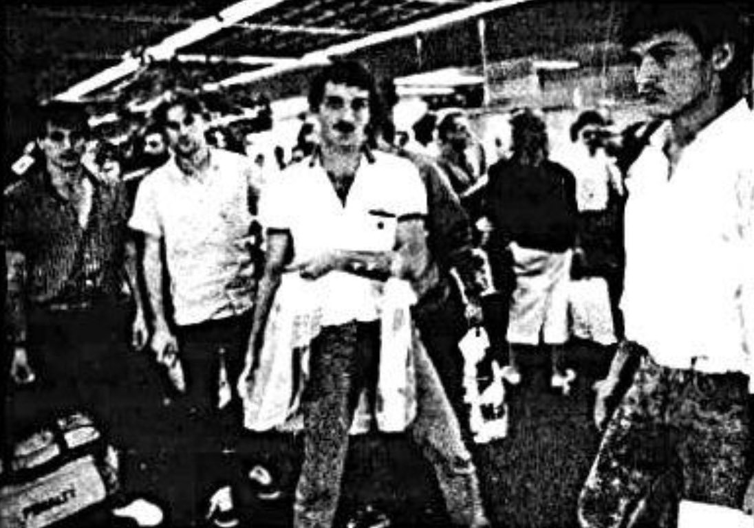Em 1987, uma multidão de gremistas e colorados lotou o saguão do aeroporto Salgado Filho, em Porto Alegre, pra recepcionar com entusiasmo uma pequena comitiva de quarto reservas do Grêmio que estavam voltando da Suíça. O motivo mostra como o Brasil tem orgulho do seu machismo.