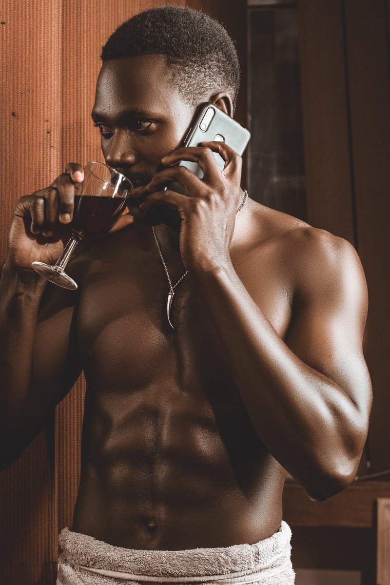 edward_themodel's tweet photo. What's a year with out summer ? 
😁🔥🔥
If  chocolate 🍫 was a person 🥺😍🥵🤤🤧😩
Follow me on ig @edward_themodel
#Summer2020 #sixpacks #abs #getscouted #scoutme #modelsearch #modelswanted #models #Lusaka #Zambia https://t.co/MYPkCSbZFI