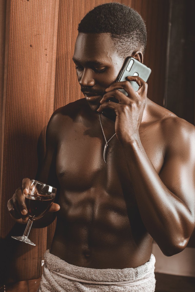 edward_themodel's tweet photo. What's a year with out summer ? 
😁🔥🔥
If  chocolate 🍫 was a person 🥺😍🥵🤤🤧😩
Follow me on ig @edward_themodel
#Summer2020 #sixpacks #abs #getscouted #scoutme #modelsearch #modelswanted #models #Lusaka #Zambia https://t.co/MYPkCSbZFI