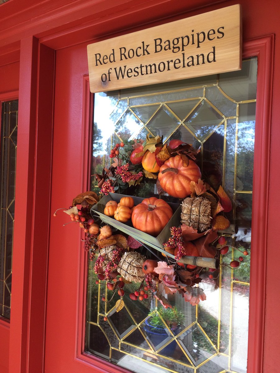 RedRockBagpipes's tweet photo. Storefront! #WestmorelandCounty #unitytownship #bagpipes ⁦@JulieCourtTV⁩ #Bagpiper #scotland #nireland #NorthernIreland   #ulster ⁦@PghPoliceChief⁩ https://t.co/xBx9Kc1Me8