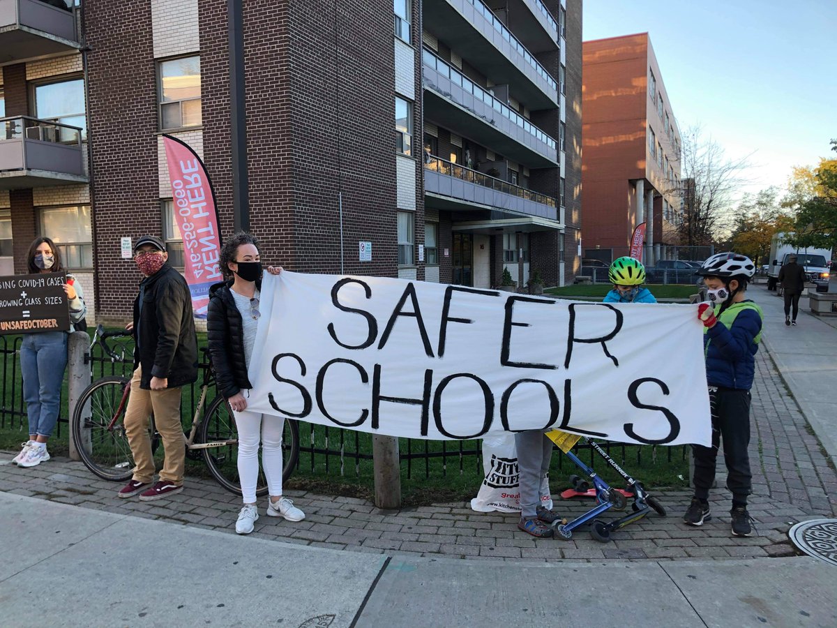 JoannaLavoie's tweet photo. #UnsafeOctober: Parents and educators in #Parkdale rally for safer, better schools - https://t.co/xQ0EqFhYcq
#Toronto #WestTO
@ParkdaleOrg @colefwebber @ParkdalePs @tdsb_qv @TCDSBHolyFamily
@tdsb @TCDSB
@ONeducation @Sflecce https://t.co/yTja8njhc3