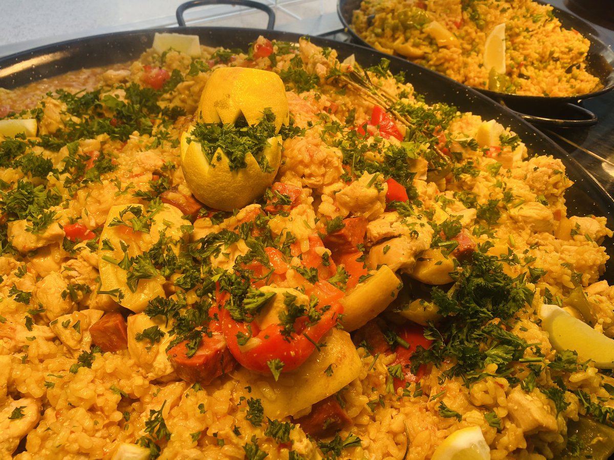 ChristieTames's tweet photo. Spanish Day 💃 Chicken &amp; Chorizo Paella and Churros @NSkevington75 @DamianBlake4 @jeanclaudelop12 https://t.co/xVvTt4E4s3