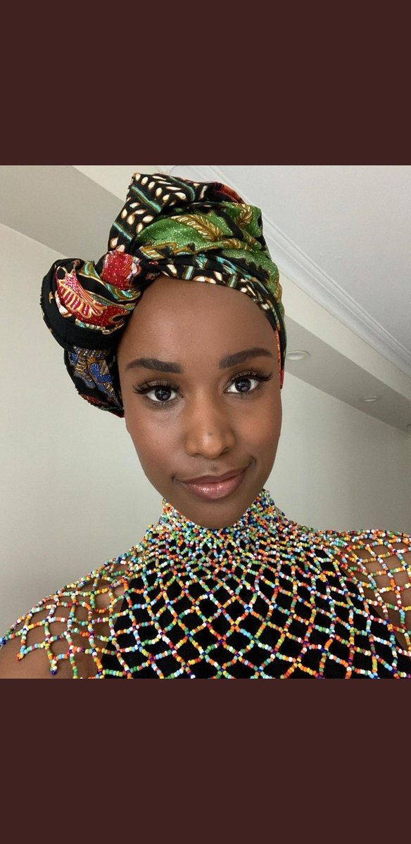 Luntu_B's tweet image. #ZoziTunzi
#AfricanSocialStar 
❤💃🥂 i hope she win 🙏✊