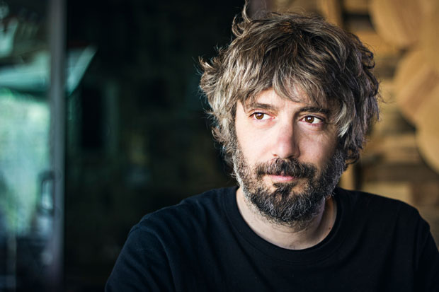 📚Conversaciones con <a href="/xoellopez/">Xoel López</a> (<a href="/revista_efeeme/">Efe Eme</a> , 2020), primer libro del valenciano <a href="/ManoloTarancon/">Manolo Tarancón</a>, supura música por los cuatro costados. Es un diálogo entre dos compositores, dos compañeros entre los que hay muchas afinidades. ✏️Por <a href="/AmadeuSanchis/">Amadeu Sanchis</a> 
👉 bit.ly/3lSzTt1