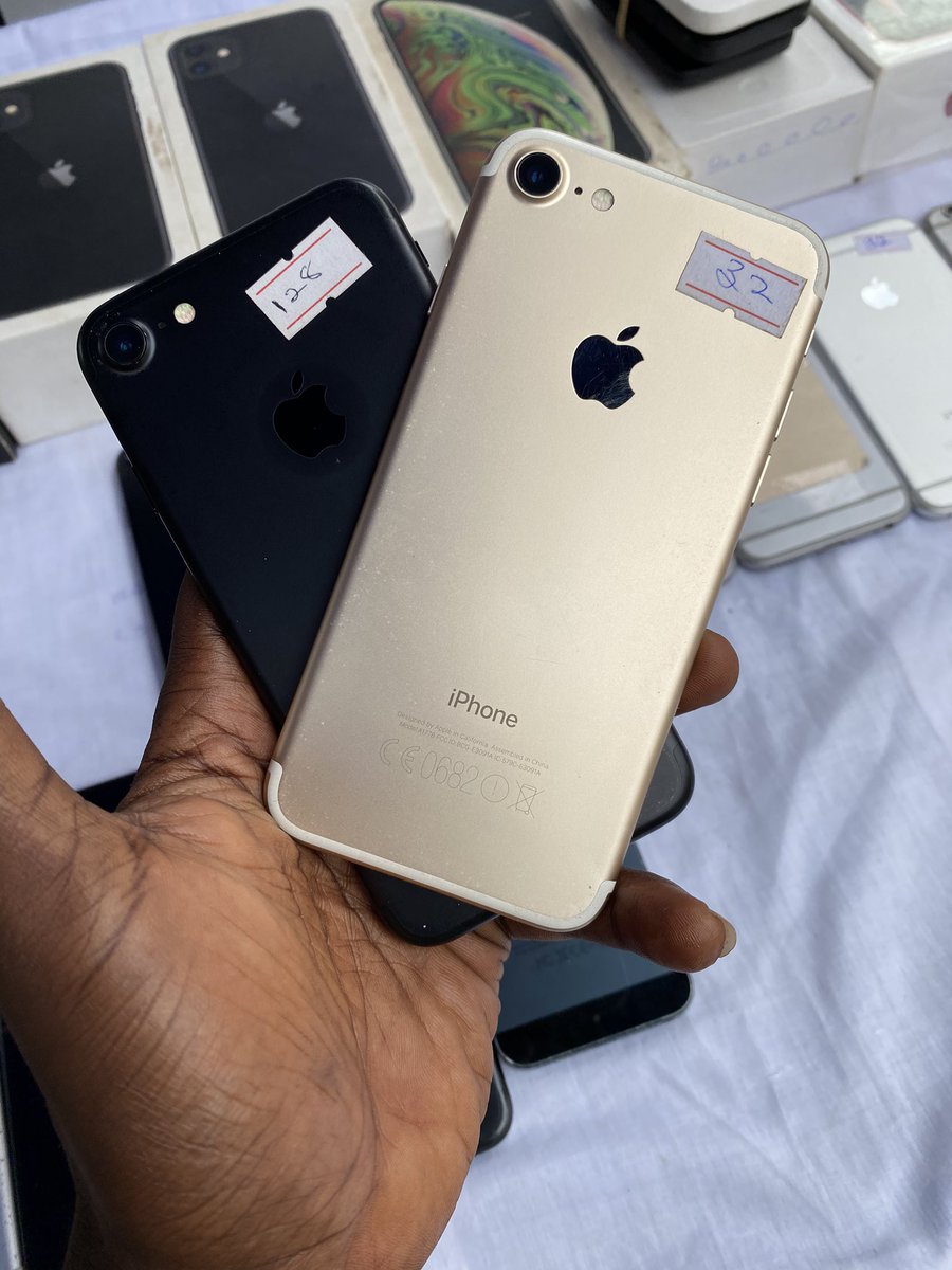 fly_applecare's tweet photo. iPhone 7 32 and 128gb  https://t.co/jc2ZFagIVF