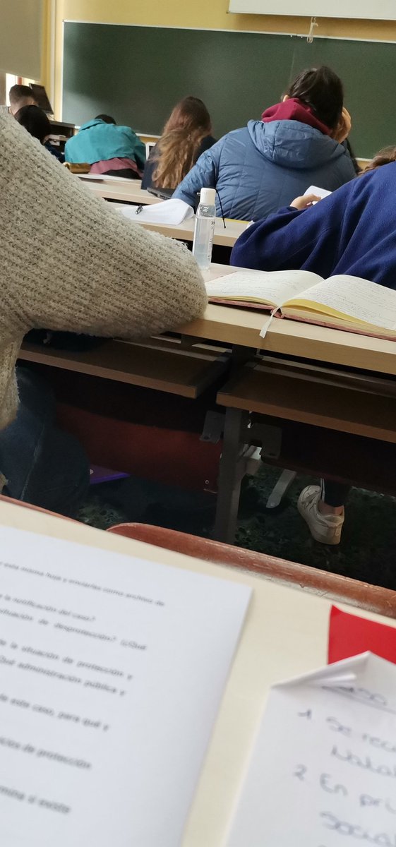 AlexandraHernnd's tweet photo. @AdrianBarbon donde esta mi metro y medio de distancia? Porque en la Laboral ya te digo yo que no esta🤷🏻‍♀️ https://t.co/i2wR9Nz63L