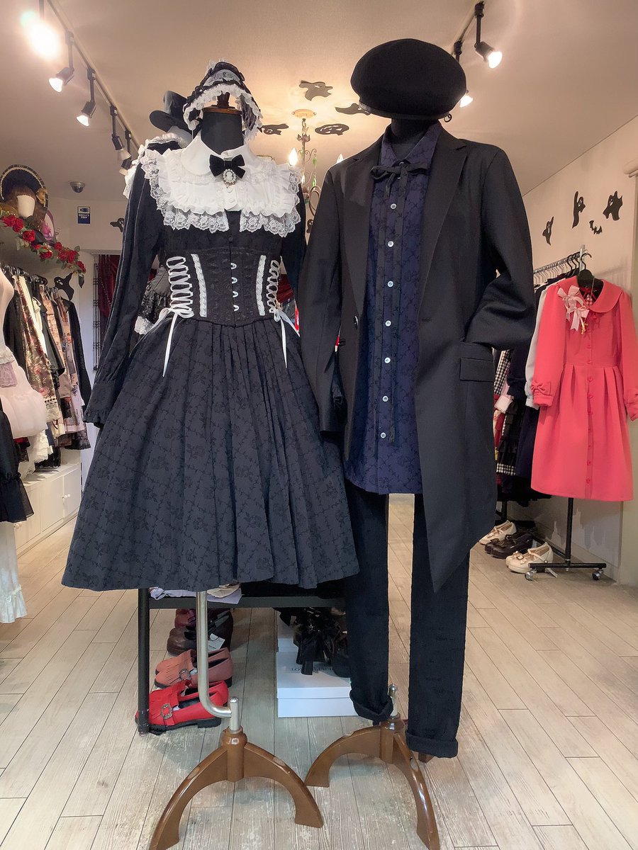 Atelier Pierrot ハロウィンコーディネート Sheglit Midiomのアイテムを使用した カップルコーデ いばら姫の生地です さりげなくお揃いにできますよ Midiomのアイテムは女性がメンズライクに着ても素敵ですよ ピエロハロウィンコーデ