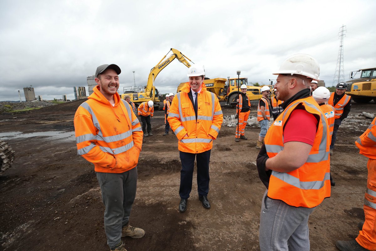 TeesworksUK's tweet photo. 👍Another 40 Jobs on Site 👍Another Local Contract Award
£4m Phase Two of land remediation works kick-on at Teesworks with @HallCSL 
https://t.co/4nF7z37im5 https://t.co/bWUMkxsJgU