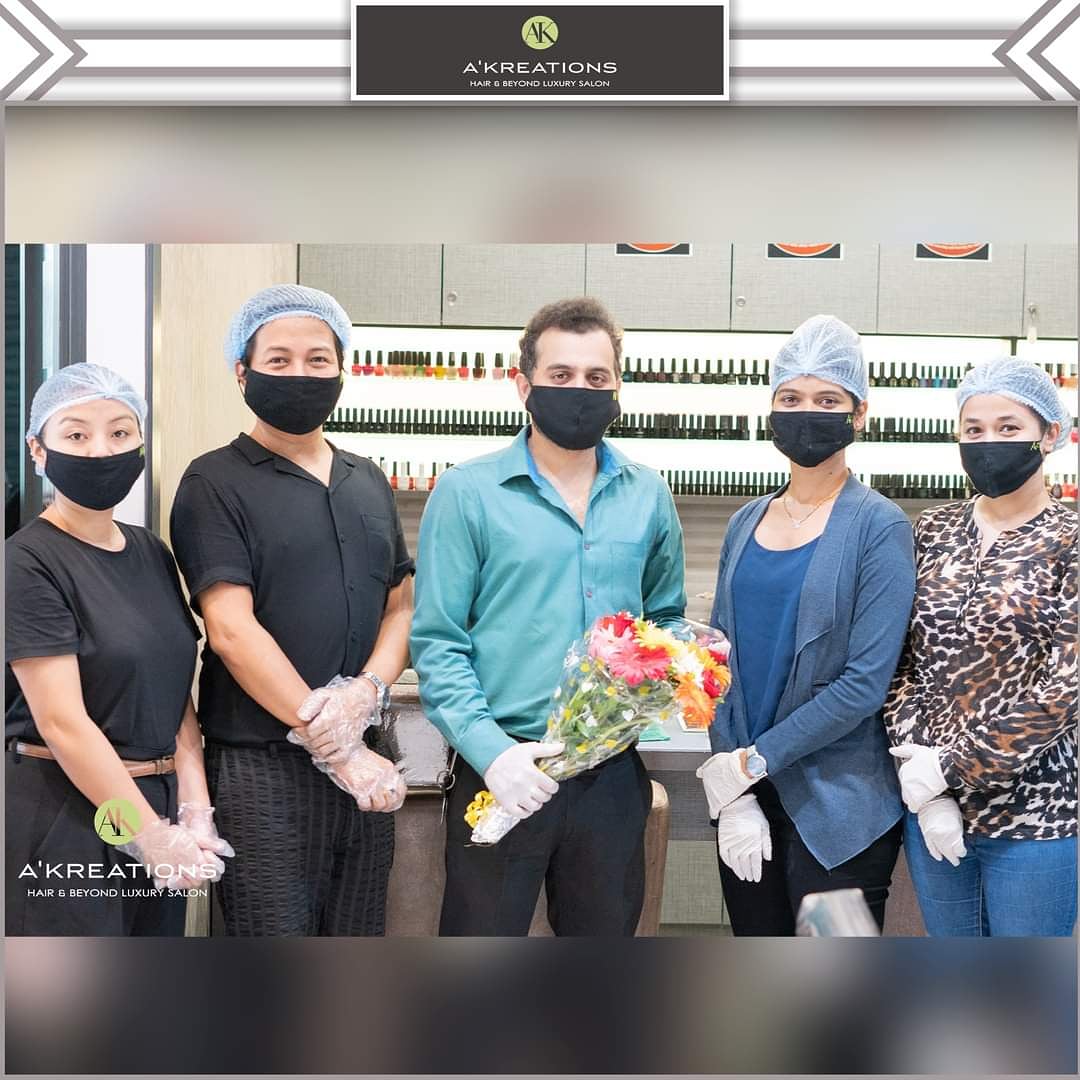 AKreationsIndia's tweet photo. We are delighted to welcome our new Assistant Manager Afzal M. Memon to our team at @AKreationsIndia.

#AssistantManager #AfzalM.Memon #AkreationsIndia #Welcome #NewJoinee #WelcomeToTheFamily #AkTeam #Knowlegde #AkFamily #Happy #GrowingTogether #CelebritySalon #BandraSalon https://t.co/hUWZPTAgl9