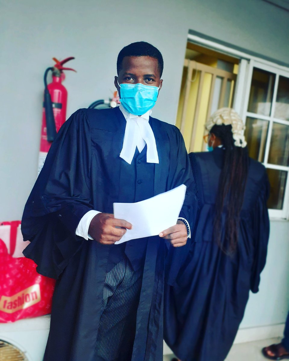 inniobaby's tweet photo. If you are charged to Court in Lagos for protesting or for framed up charges because you protested. I will represent you for free up to the Supreme Court. I litigate.

#AlausaProtest  #EndSarsLegal #EndSARSLawyers MC Oluomo #YourViewTVC #EndSARS https://t.co/EE9vbZtbEQ