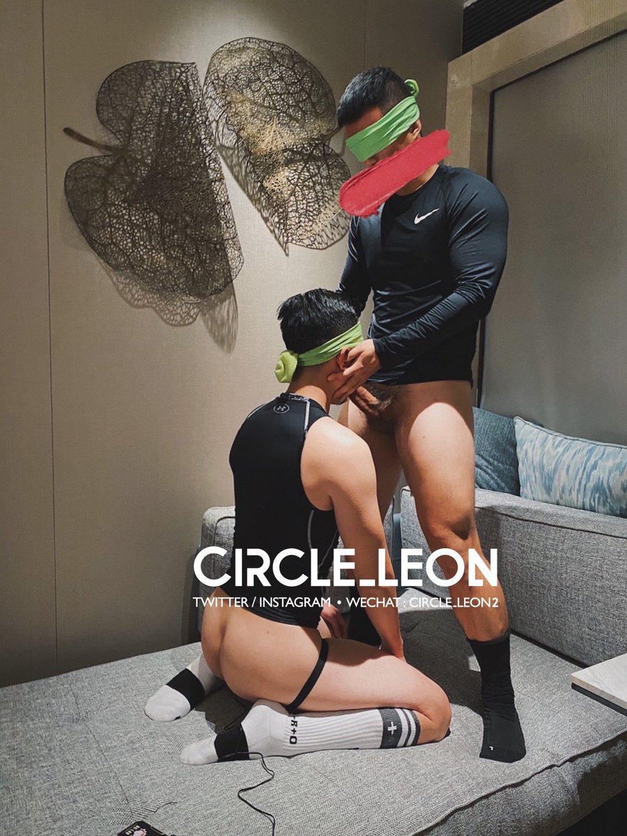 Circle_Leon_'s tweet photo. 看来这是一场恶战🙋‍♂️
肉便器又一次被轮，这次三个1轮番上阵 ，肉便器就算被抽插到潮吹，仍然在不停的讨干...仿佛就像一场演出 羞耻的被在场男人内射强暴 https://t.co/EEUt0bBx1w
