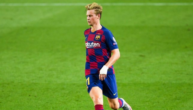 He's also exceptional at ball distribution. He has mastered how to play football with his head constantly looking up (a skill only a few greats like Xavi have mastered), a few have even compared his gameplay to that of Johan Cruyff.