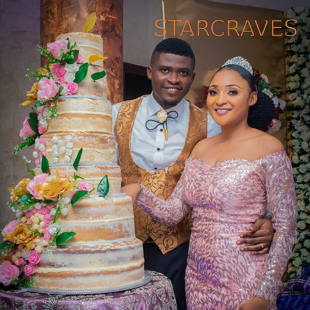jesterobrien's tweet photo. Thank you Mr&Mrs Chinonso Okoli for your patronage #MN2020 #weddings #cakes #cakelife #cakedecorating #cake #caketradition #cakelove #cakeisbae #cakealltheway #weddingcake https://t.co/Z1R6euOmyT