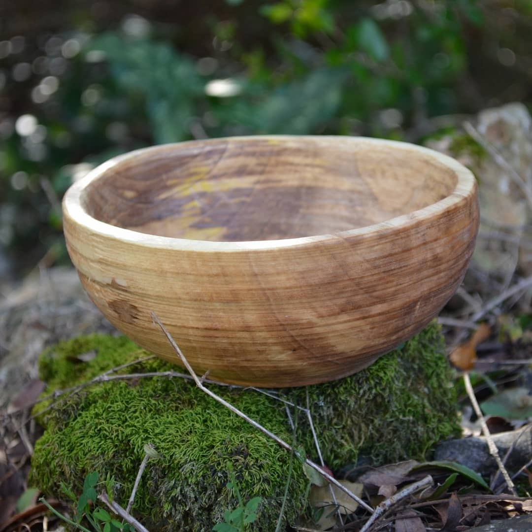 Another #walnut #bowl turned on the pole lathe. This one is slightly bigger than the previous one.
Both bowls were made from the same log. 😀 #handmade