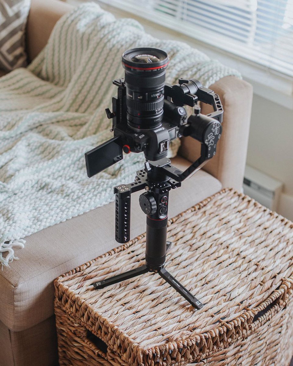GimbalOnline's tweet photo. Setup Sharing: #Canon EOS R Camera +#ZhiyunCrane2 gimbal 
Explore more videography gears: https://t.co/sdqruPqiOr
📸@bestcutfilms

#gimbalonline #videography #photography #canon #canoneosr #crane2 #gimbaloperator #gimbal #camerastabilizer #gearpost #filmmakersworld #photogear https://t.co/md1vgOlTMI
