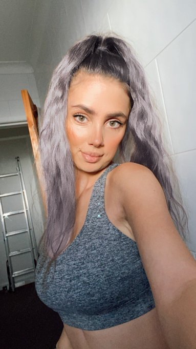 I need to know which of these hair colours sucks the least https://t.co/aR6MaoNlY8