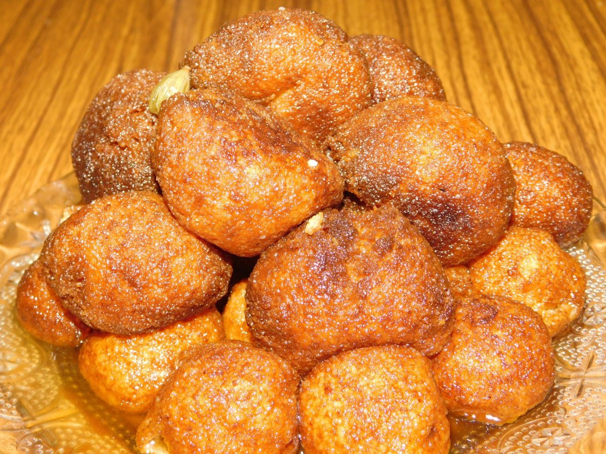 Presenting a delicious bengali #DurgaPuja2020 special #gulabjamun recipe have made with rava (sooji)..#ravagulabjamun
Watch recipe:
youtu.be/vR2GVpLVjic
#gulabjamun #golapjaam #sweetrecipe #DurgaPujo2020 
#petukerpanchali 
Try this recipe at home....