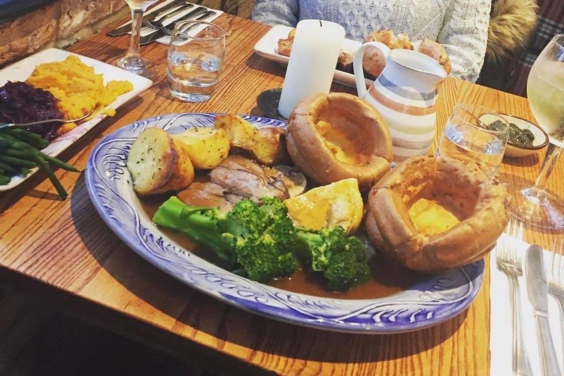 dragon_pub's tweet photo. Join us this Sunday for one of our famous roasts! 

You can book your table via our website: https://t.co/HkgdHULI2O

Photo credit: George Warrington https://t.co/feXNRoyjl0