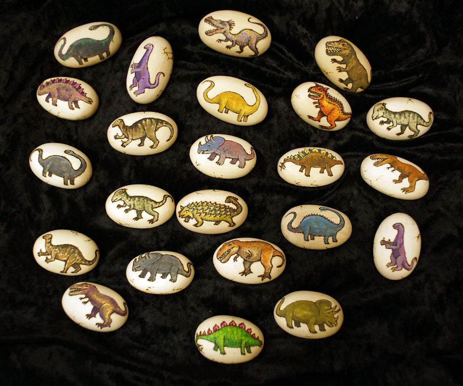 These dinosaur eggs individually hand pyrographed and painted by us at Timber Treasures make great stocking fillers for dino-mad kids! #dinosaur #dinosaureggs #woodengifts #wooden #WoodenToys #SupportLocalBusinesses #shopsalisbury #Bath https://t.co/xrdnziPszQ