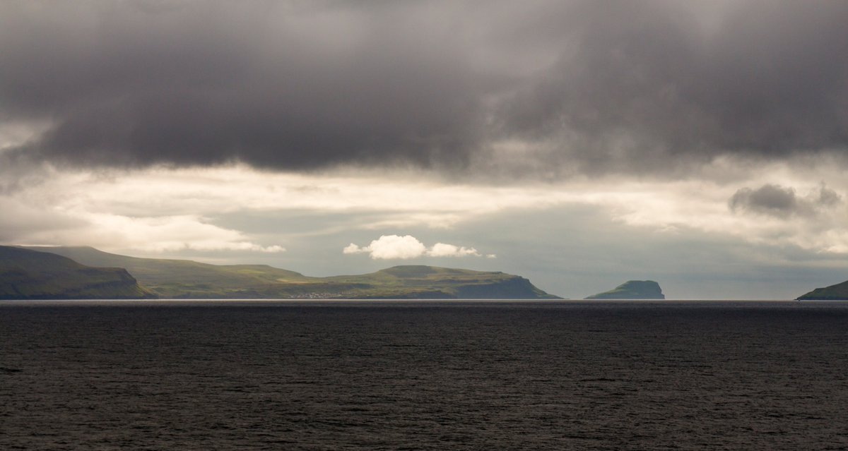 We sailed passed the Shetland Islands in the night and arrived for a short stop at the Faroër islands. I'll consider a stop-over in the future here as there are also plenty of special landscapes to experience here