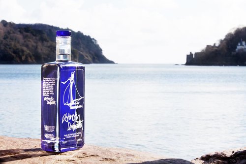 Inkreadible818's tweet photo. Gin and tonic? Infused gin? how do you prefer to drink it? We have worked with a number of gin suppliers to produce printed bottle labels of distinction! Read all in our blog https://t.co/KhzP9meKrp #bottlelabels #awardlabels #britishclassic https://t.co/nNR2qBb53T