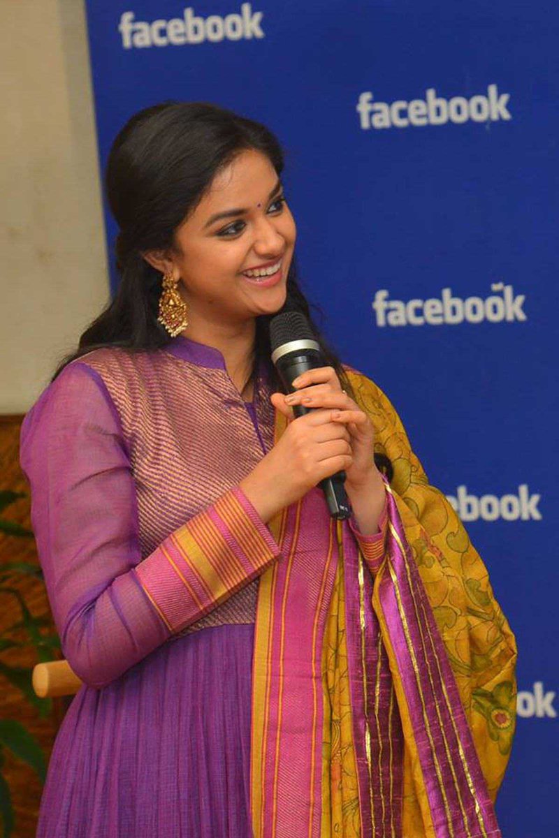 Dileep_VK18's tweet photo. Let's make it huge
Evaru Vuhinchani range ki tesukoni velladam😎✊
#TeamKeerthy
Tag 👉 #HBDKeerthySuresh 👈
#KeerthySuresh
@KeerthyOfficial https://t.co/xX19dlp3uK