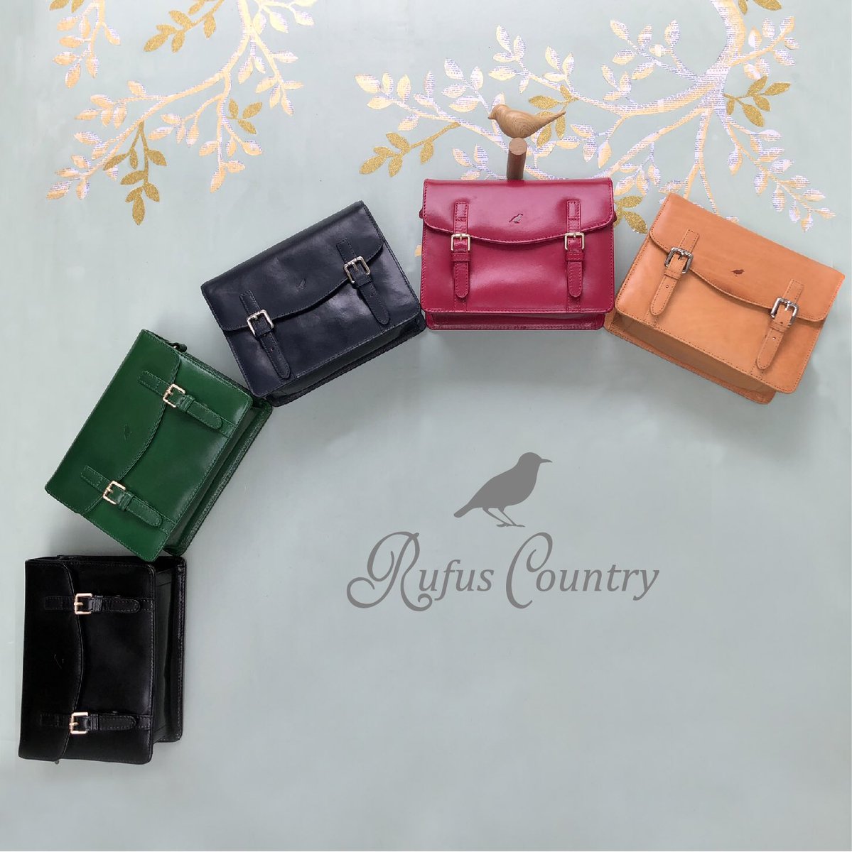 RufusCountry's tweet photo. @trafotoz We are a small husband and wife run business https://t.co/ka7aVtHuO4 designing finest quality leather handbags and work bags. https://t.co/MCJYliUwQ7