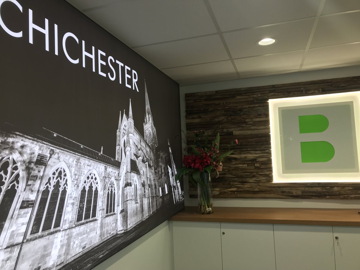 Our reception area is airy and welcoming to your visitors, and our breakout area is a great working space if you need to get out of the #office with wi-fi available in all communal areas! 

#OfficeSpace #Basepoint #BusinessCentre