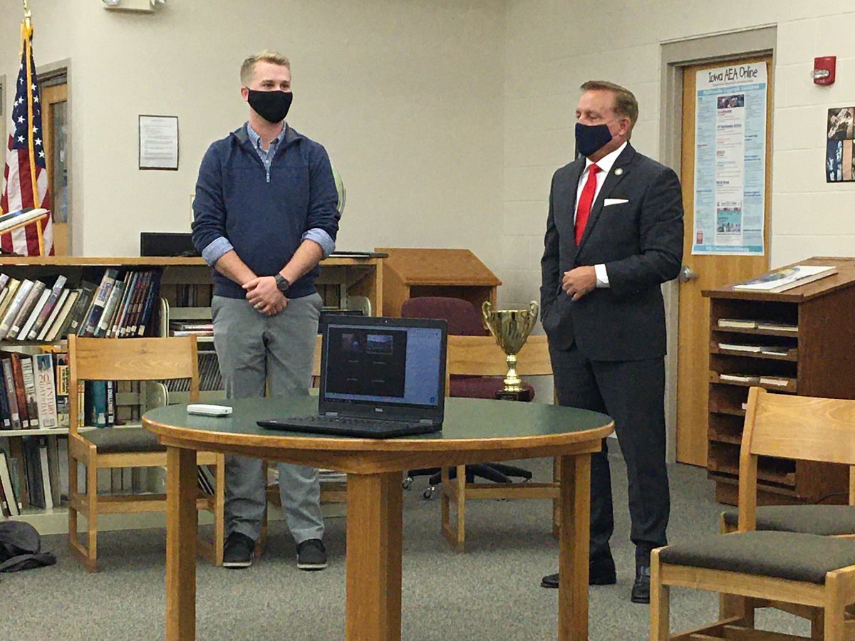 LTLions's tweet photo. Congratulations to @MrDclass for receiving Catt Award from @IowaSOS Paul Pate. Only one of 18 schools to have over 90% of seniors registered to vote! Cool award!! #GoLoneTree #GoLions https://t.co/4GDGnaGwZp