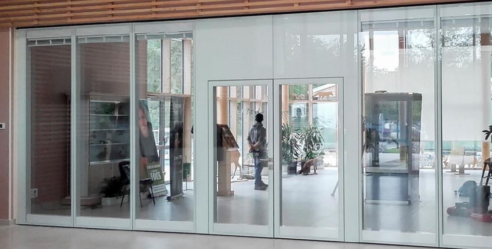 UniqspaceL's tweet photo. Uniq-wall operable partitions are designed to be customized to compliment any application and performance requirements while creating visually and acoustical dynamic spaces

#uniqspace #uniqwall #aqua #solitude #automated #custom #glass #veneer #markerboard #passdoor #backpaint https://t.co/E378xpee0E