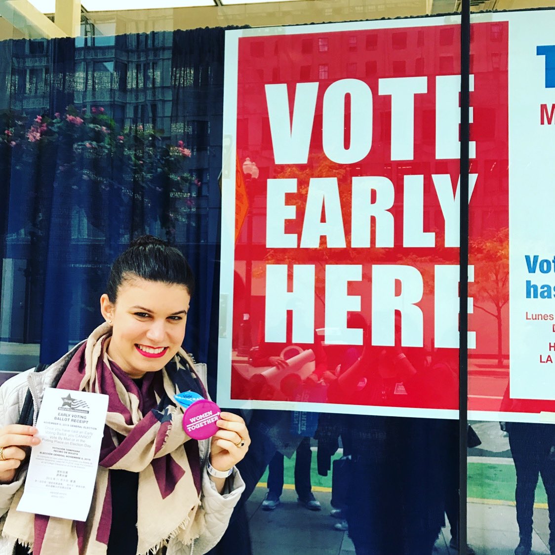 rfeinglos's tweet photo. Early voting starts today in NC! 4 years ago I put on my 🇺🇸 scarf & voted early in Chicago. I planned out my ballot with https://t.co/lWDtf0c5Bu so I wasn’t surprised by any races. What’s your plan to vote? Use @BallotReady to plan, research, & vote informed #democracy #fight4nc https://t.co/h07jV84y3J