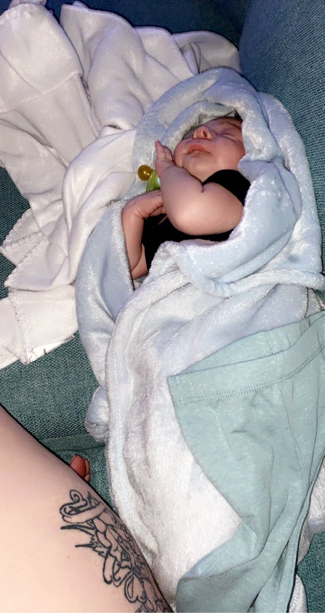 BellaJustin12's tweet photo. My little man fall asleep on the lounge like this after I changed his nappy I’m proud of how his dealing with having a cast on can’t wait to Monday when they take it off 💙💙 https://t.co/70zXbj02yp