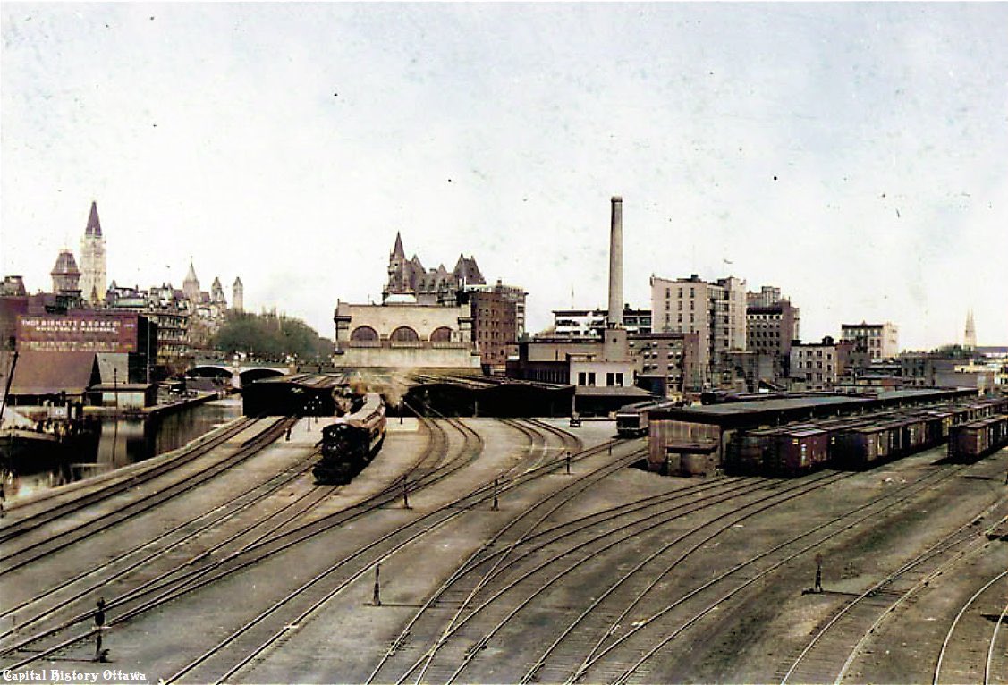 BizOptimizeGuy's tweet image. #TBT As a motherless child living in a run down row house with a burned off roof at 291 Nicholas Street - this was Howard Darwin’s front yard and his only playground. Howard’s father was rarely around...and that was a good thing. He found refuge @bgcottawa on Laurier.