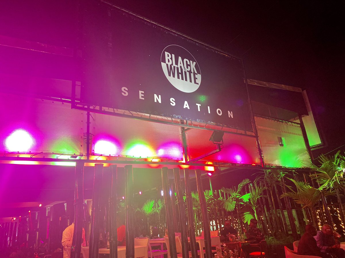 BnWBastos's tweet photo. Et si on faisait SENSATION ensemble ce jeudi chez nous ?

Nous vous attendons avec le meilleur de l’ambiance.🔥🔥🔥

RÉSERVATION 📞694-995-315

#BlackandWhite #djsukam #GoodVibes #WeekendVibes #Sensation #Enjoy #Drink #Bastos #Yaounde https://t.co/nMn3BHIPnx