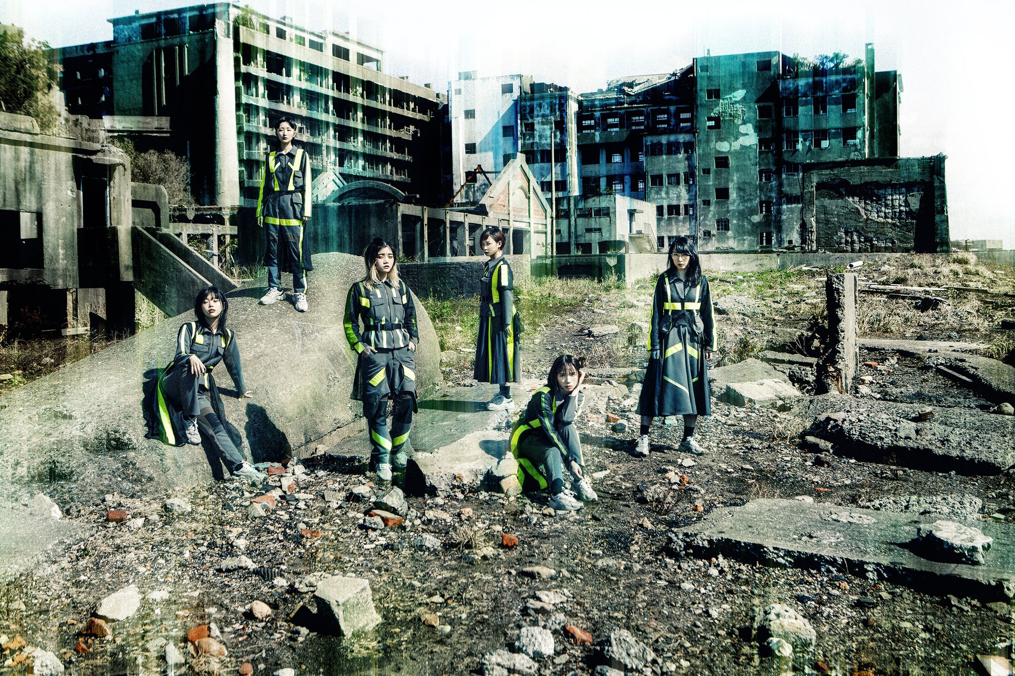 Bishオフィシャル New Visual公開 Costume Design Photo By Gairin 世界文化遺産 長崎県 軍艦島で撮影してきました Bish軍艦島 Storyofduty T Co Dmzu2h33c8 Twitter