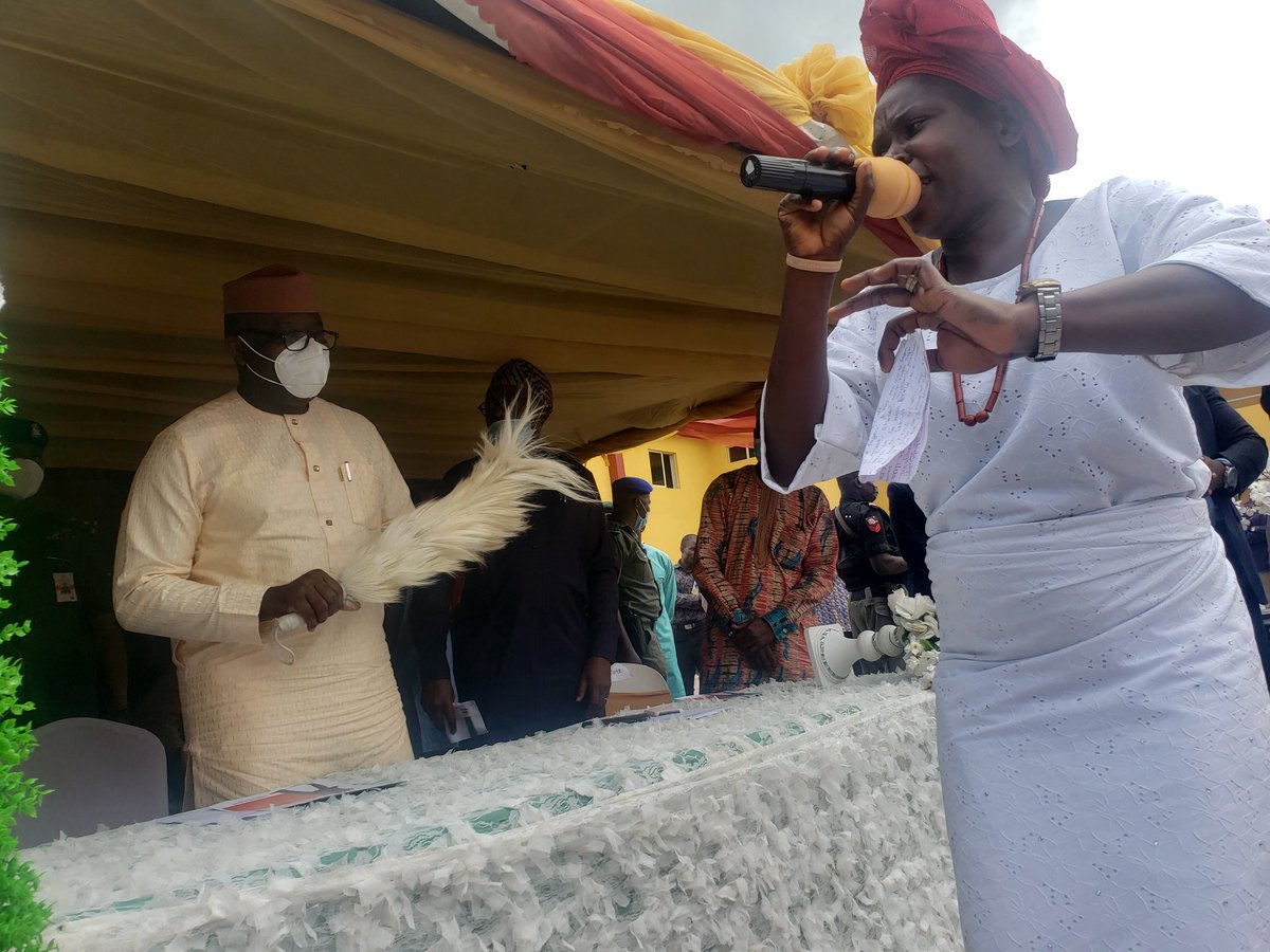 Angelgabbyshara's tweet photo. Gov Kayode @kfayemi at the Commissioning of Banji Akintoye Model College, federal Poly road, Ado Ekiti https://t.co/yGMXbAqsH7