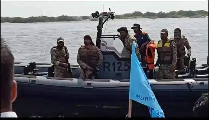 MallahAnila's tweet photo. سنڌ جي قومپرست قيادت کي هٿيارن جي زور تي ٻيٽن ڏانهن رستا روڪ ڪرڻ جي مزمت ڪجي ٿي

اسان سنڌي پنهنجي ڌرتي جي انچ انچ جا مالڪ آهيون مالڪ رهنداسين ڀلي زور لڳايو https://t.co/XawrbSUXmb