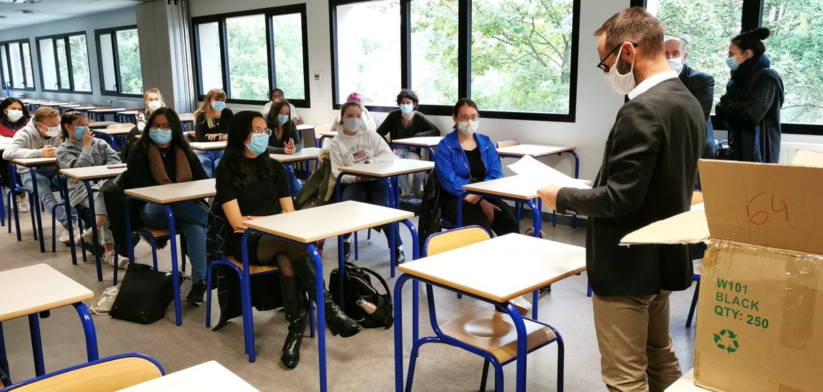 Rencontres2e's tweet photo. Encore un grand bravo pour l'engagement et la détermination de ces élèves 👏👏👏
#R2Econcours #ConcoursPE @HachetteEduc https://t.co/RjBVUxAL4A https://t.co/KDjfeXSvVf