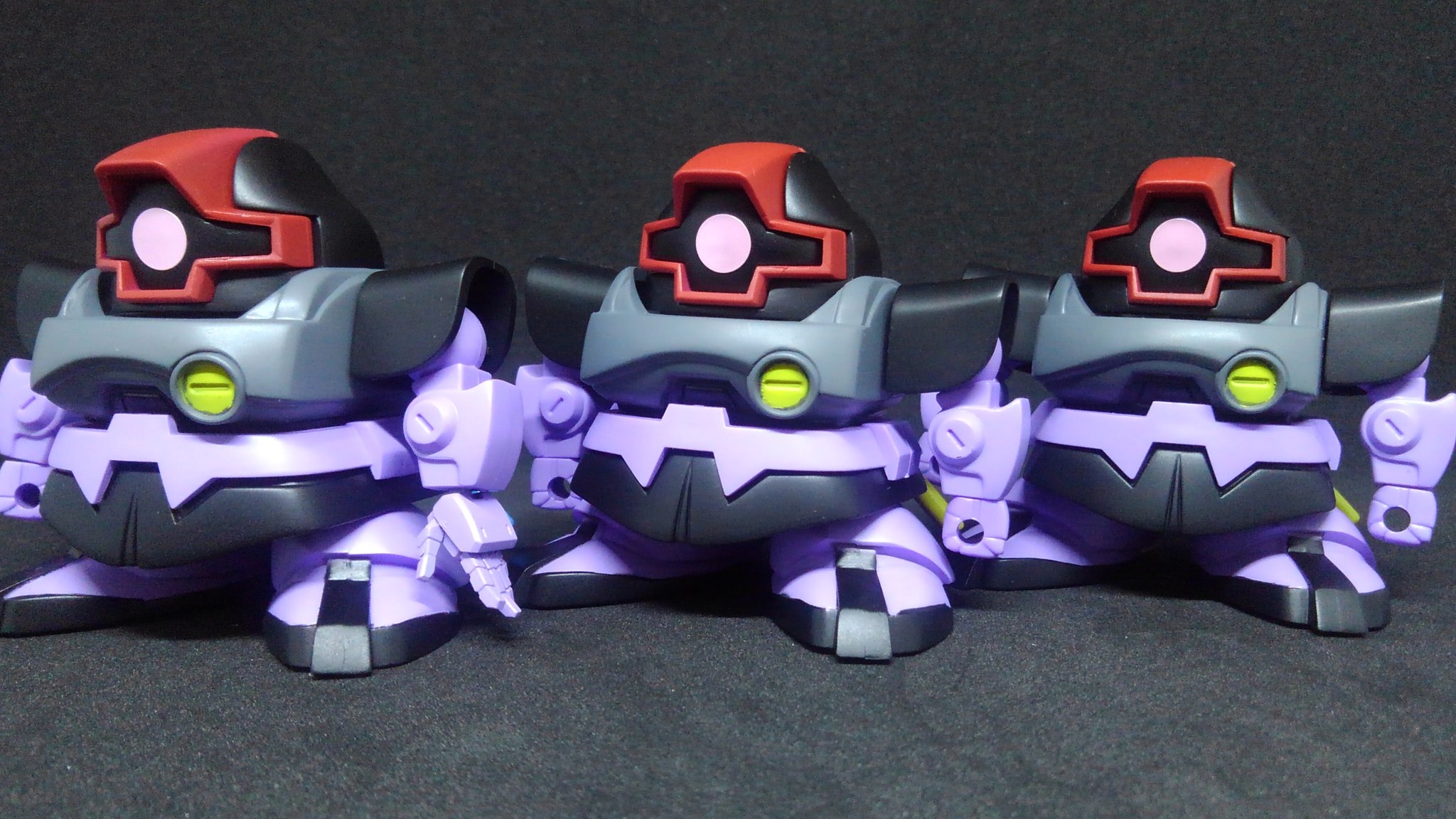 とむはち Sdガンダム Gジェネレーション より Ms 09 ドム 何故か3機ずつ作ってますがお次はドムさん達になります Sdですがパーツ分けが素晴らしく マスキングは足と胸の黄色位という楽チン仕様でした ジェットストリームアタック再現はできますが