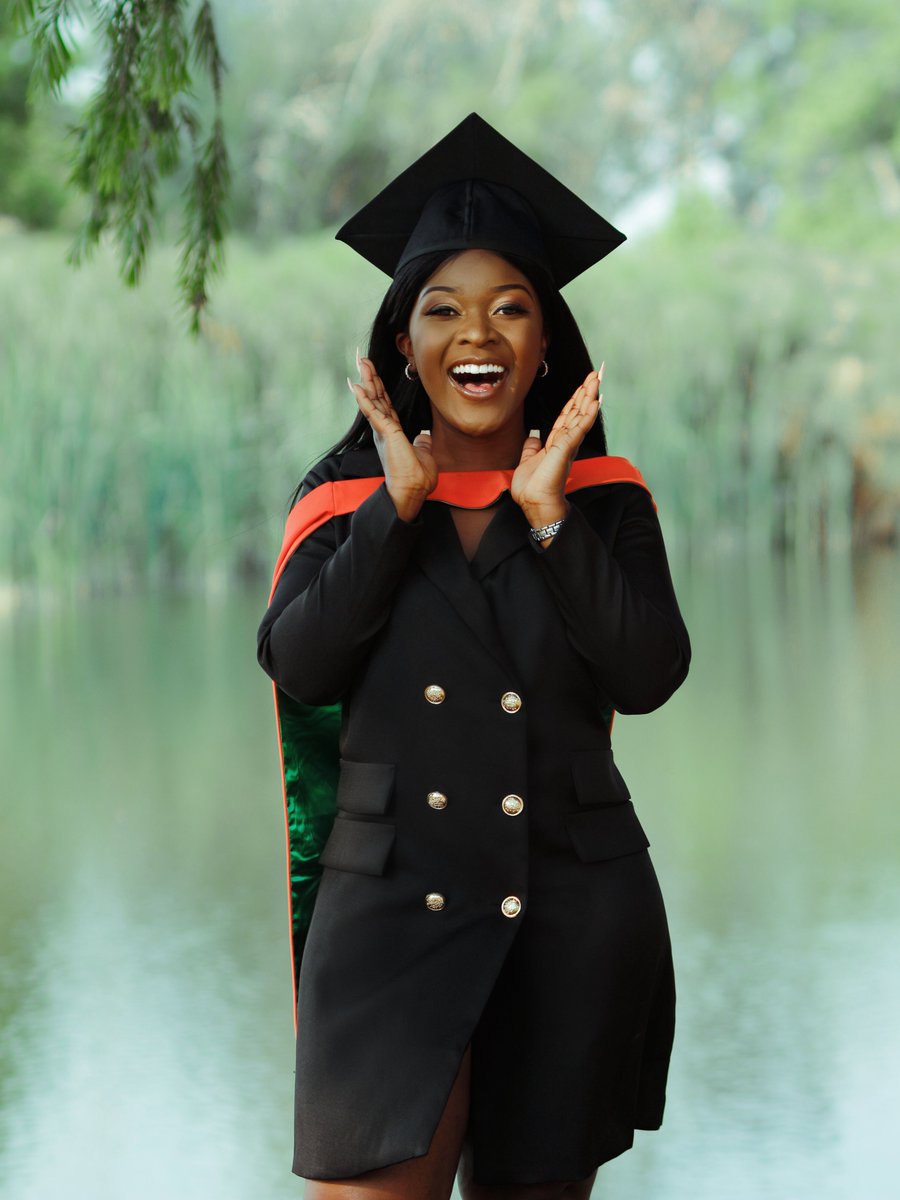 machilye_'s tweet photo. I did it!!! Not like I had much of a choice anyway.. Congratulations to me💃🏾💃🏾
@iam__niva you did the damn thing!! 😭 https://t.co/ZBLcTwkNs7