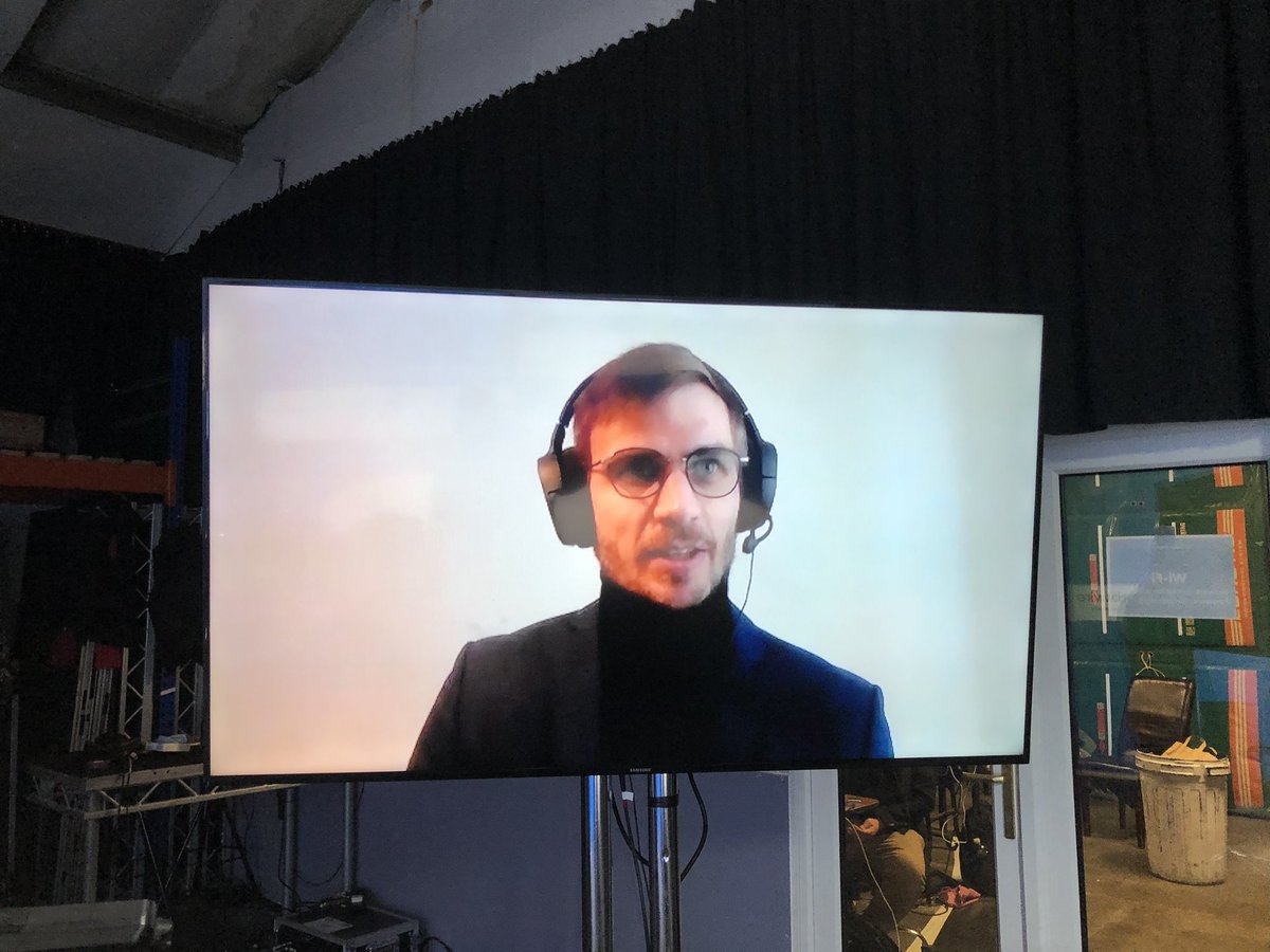 m_valle's tweet photo. @oscargeen channeling his inner Steve Jobs to explore the growth of Nav-based lending #Debtwireweek https://t.co/tNFN3KIxuL