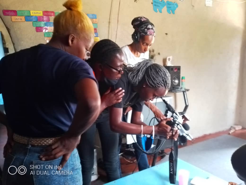 WFOZICAPA's tweet photo. #Location7 for Picture My life shoot. #workinprogress #Womeninfilm #survivorStories @efie41209591 @OSISA @PachotoTribe @friendshipbench @culturefundzim @InfoMinZW @PachikoroZW @kubatana https://t.co/IigOPo01CH