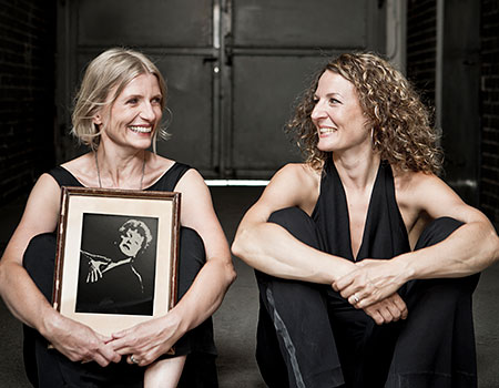 Leider muss die Wiederaufnahme von DER UNTERTAN am 18.10. inklusive Folgevorstellungen entfallen. Wir bieten an zwei Abenden (25.10./26.10.) ein Ersatzprogramm mit Elke Wollmanns HOMMAGE AN EDITH PIAF. Diese Vorstellungen sind auch im Freiverkauf erhältlich.
Foto: © Ludwig Olah