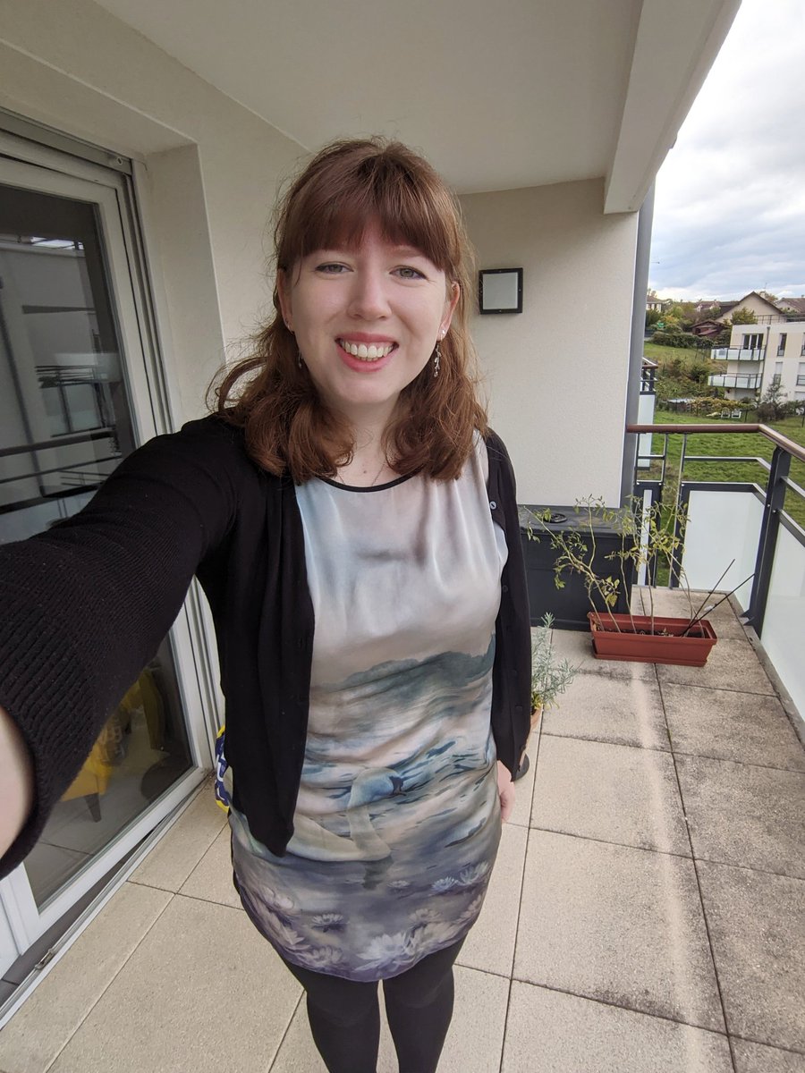 claranellist's tweet photo. I got confused with the order of the #JoinThePatternParty and also was too swapped yesterday to remember to take a photo, so here's a double dose: spots and painterly! #NerdyLockdownLooks https://t.co/GZfsPJCAnC