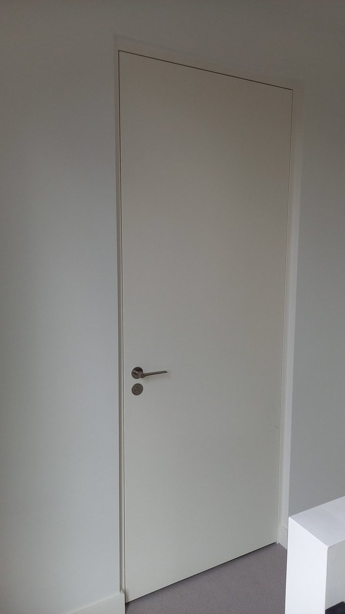 ReflectionZeist's tweet image. Deze binnendeur met magneetsloten  en verdekte scharnieren, gewoon standaard @ReflectionZeist @Kerckebosch